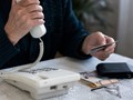Εξαπάτησαν ηλικιωμένη αποσπώντας 12.375 ευρώ
